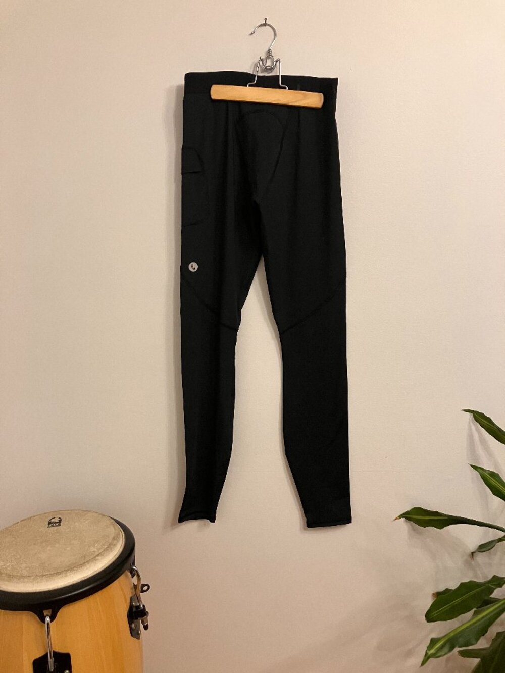 Lolë | High-Waist Cargo Black Leggings |